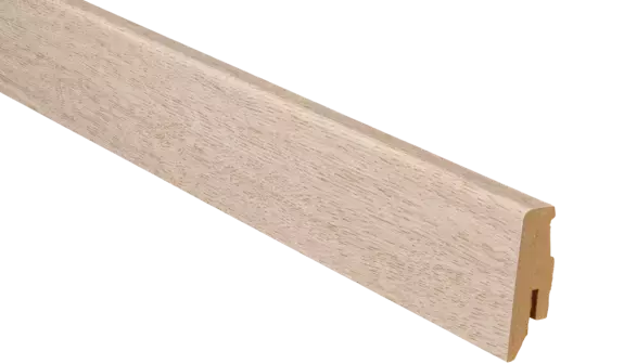 fussleiste-ter-huerne-holz-disselnmeyer