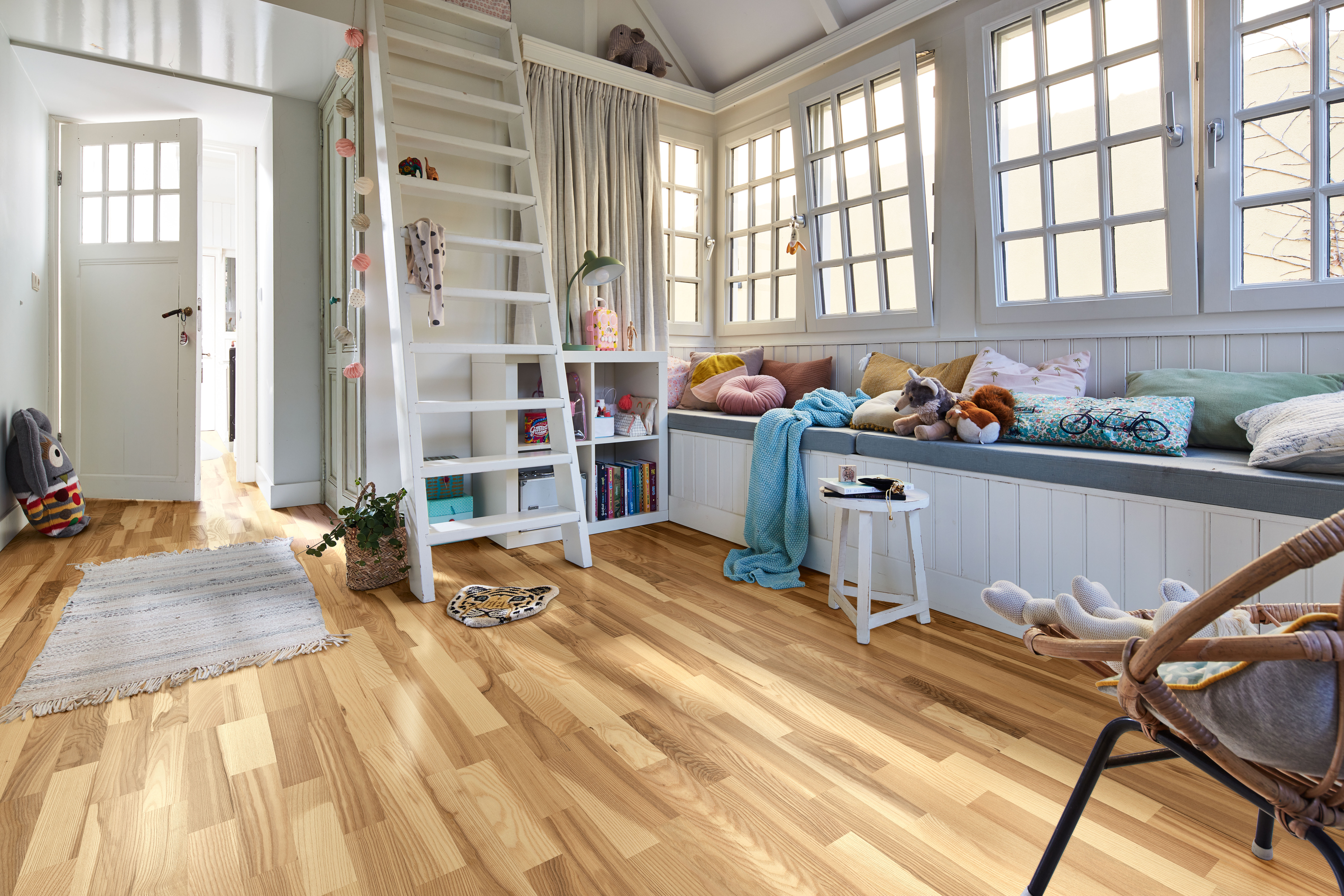 13 mm MeisterParkett. longlife PC 200 ultramattlackiert - Esche lebhaft pure 09047_1 13 mm MeisterParkett. longlife PC 200 ultramattlackiert - Esche lebhaft pure 09047_1